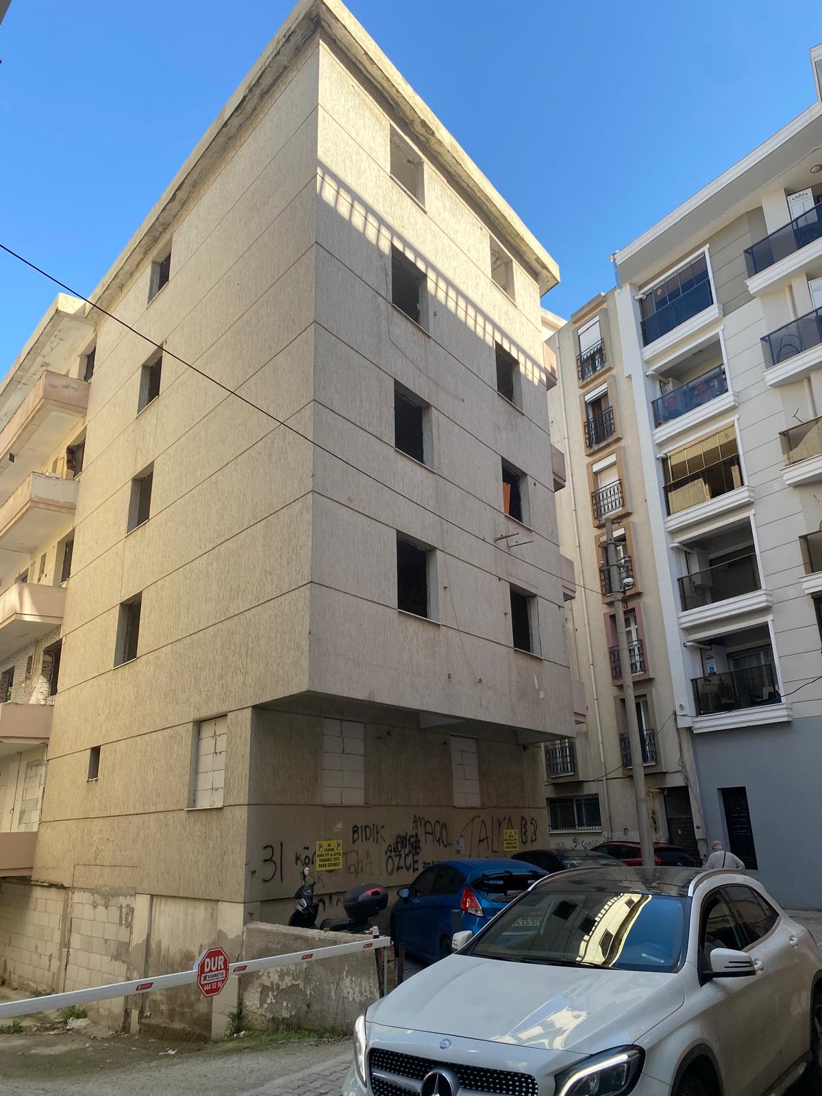 Karşıyaka Derya Apartmanı Kentsel Dönüşüm Projesi